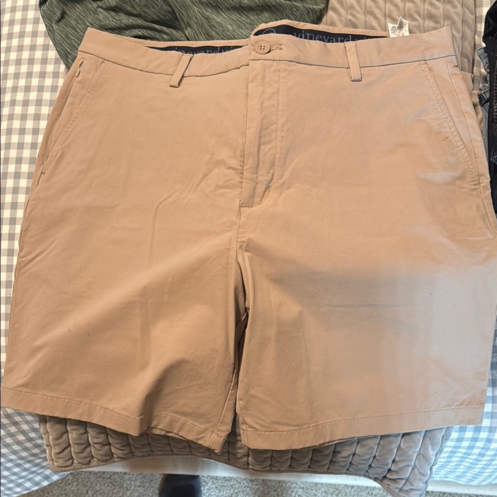 Vineyard Vines Men's Khaki Flat Front Shorts